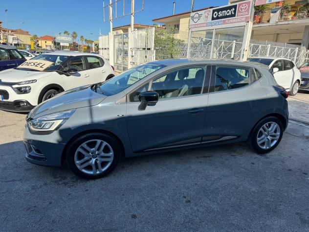 Renault Clio1.5 DCI MOSCHINO FARI FULL LED 2019 - Foto 5