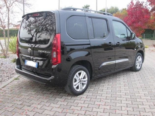 Toyota Proace City Verso 1.2 110 CV S&S L1 Lounge - Foto 5