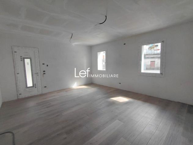 APPARTAMENTO INDIPENDENTE di 3 vani e di 100 mq (CONEGLIANO) rif. AA55_4