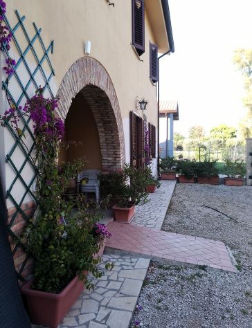 Casale ristrutturato con terreno sui quattro lati - Foto 4