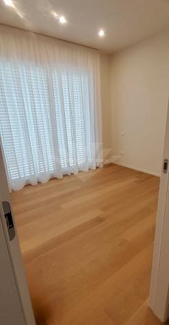 VILLA di 11 vani e di 200 mq (PIETRASANTA) rif. 75/V - Foto 12