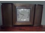 Vendo antica sveglia anni '30 in radica in ottime condizioni.