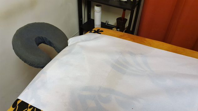 Lettino da massaggio a 2 sezioni con borsa da trasporto + accessori vari - Foto 3
