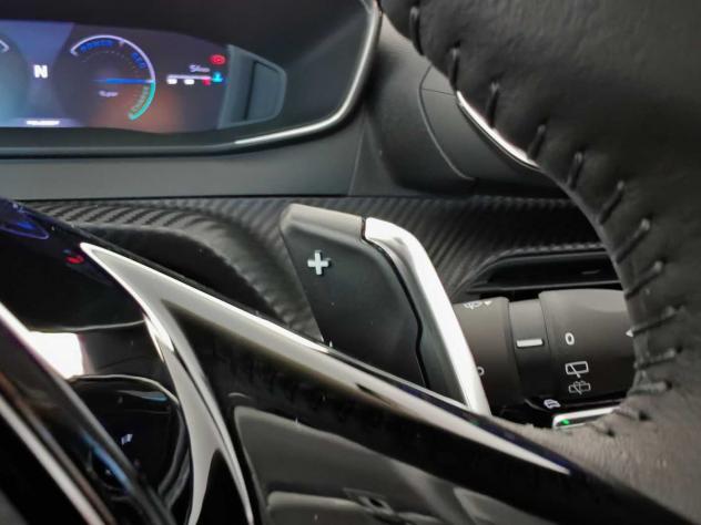 Peugeot 208 2ª serie Hybrid 100 e-DCS6 5 porte Allure - Foto 10