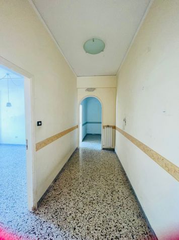 TORRIONE AMPIO E LUMINOSO 4 VANI CON TERRAZZO - Foto 8