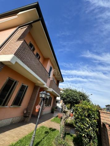 Suzzara vendesi casa indipendente 8 vani 280 Mq - Foto 3