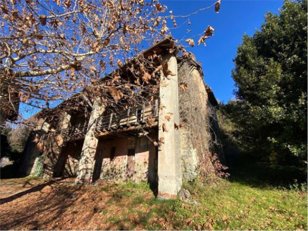 Rustico / Casale di 31000 m² con più di 5 locali in vendita a Galbiate