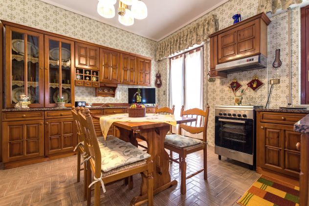PRIVATO VENDE PANORAMICO 7 VANI, L. DA VINCI, TRIPLO PROSPETTO, 240 MQ - Foto 8