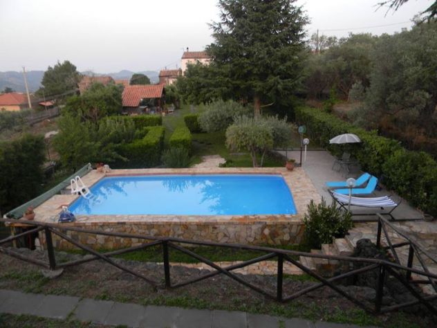 In Zona Castiglione di Sicilia, villetta con Piscina per feste o Casa Vacanza - Foto 9