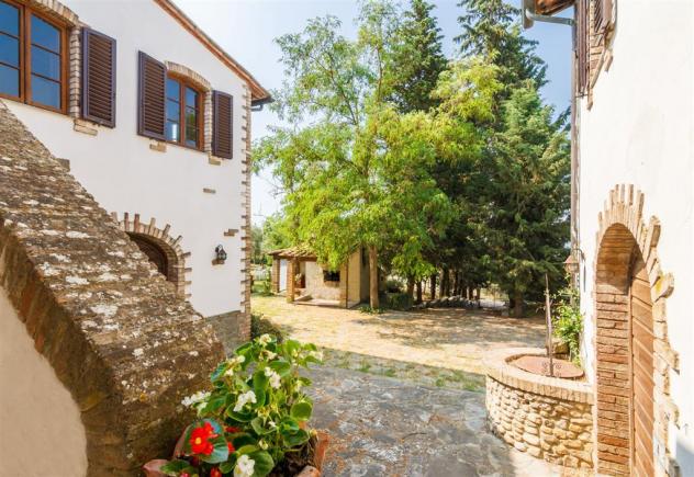 COLONICA di 21 vani e di 850 mq (MONTESPERTOLI) rif. M 700 - Foto 6