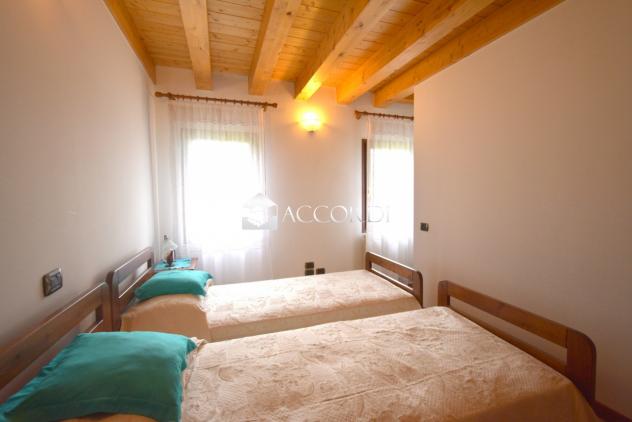 CASA INDIPENDENTE di 9 vani e di 300 mq (SAN PIETRO DI FELETTO) rif. GA12 - Foto 11