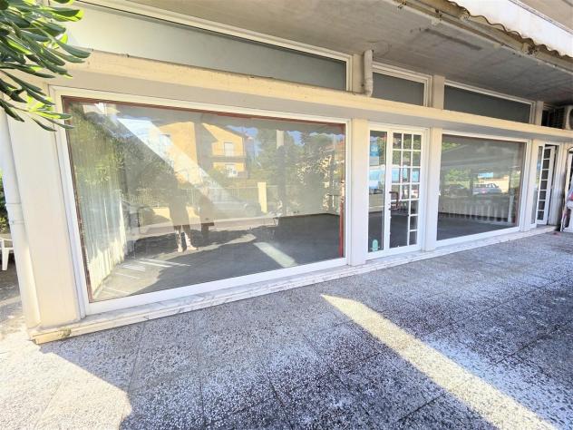 Negozio in vendita a Ronchi - Massa 200 mq Rif: 1424439