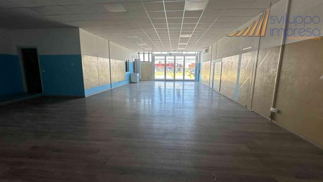 SPAZIO COMMERCIALE CON MAGAZZINO - Foto 6