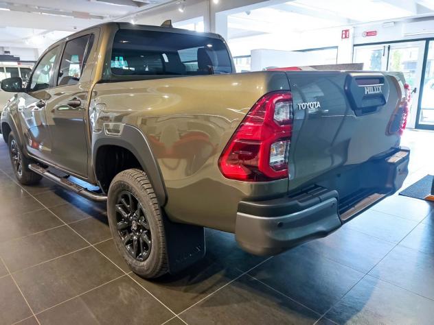 Toyota Hilux 2.8 D-4D A/T 4WD 48V 4 porte Double Cab Invincible - Foto 9
