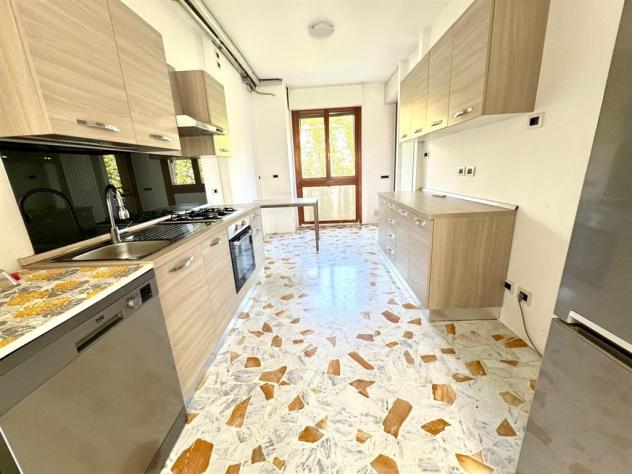MONZA in zona residenziale AFFITTASI ULTIMO PIANO APPARTAMENTO CON TERRAZZO - Foto 7