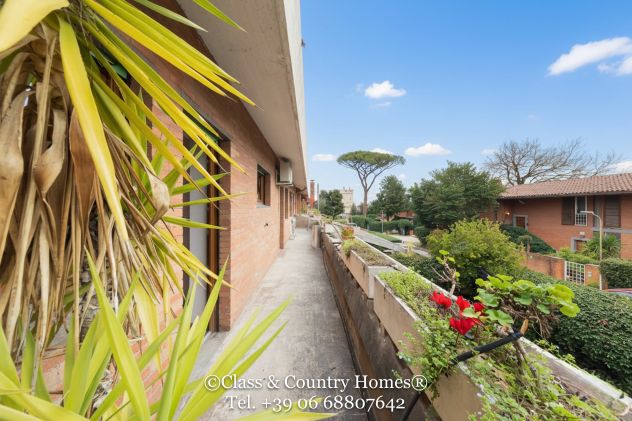 Appartamento in Villa Vigna Clara: Quattro Camere da Letto - Foto 5