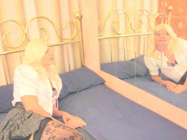 BELLISSIMA TRAV ITALIANA REGALATI UN MASSAGGIO EROTICO RILASSANTE - Foto 4 Tel:3292509456