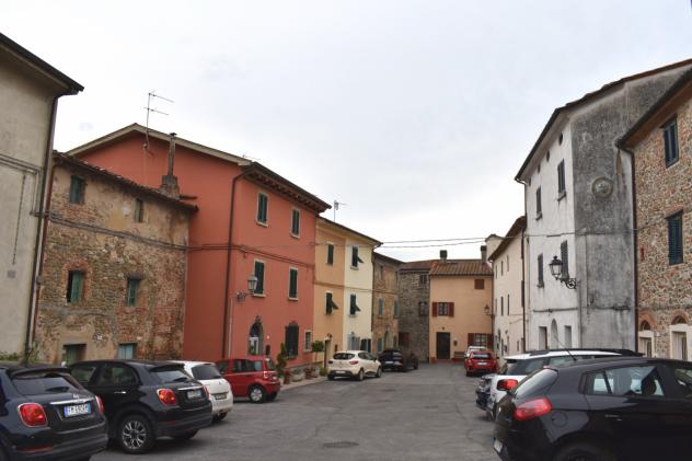 TERRATETTO di 5 vani e di 160 mq (LARCIANO) rif. L 110