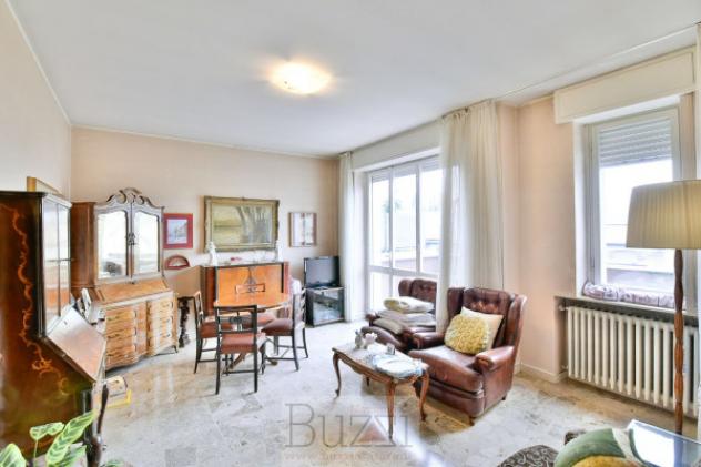 Appartamento di 90 m² con 2 locali in vendita a Seregno
