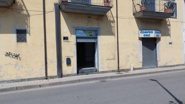 LOCALE COMMERCIALE DI 35 MQ O VARI USO VIA ARCORA CASALNUOVO NA.