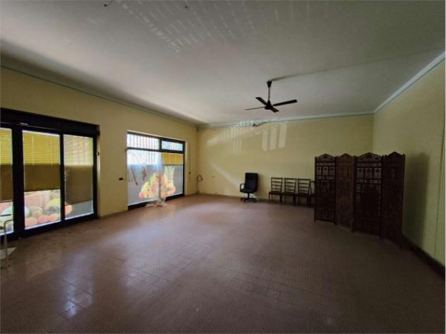 Immobile di 138 m² con 1 locale in vendita a Olgiate Molgora