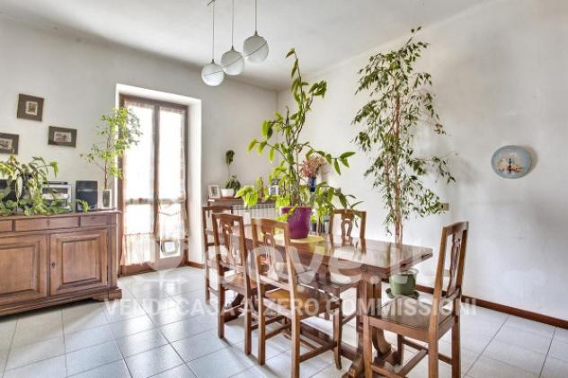Villa di 150 m² con 5 locali e posto auto in vendita a Luvinate - Foto 4