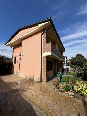 Suzzara vendesi casa indipendente 8 vani 280 Mq - Foto 4