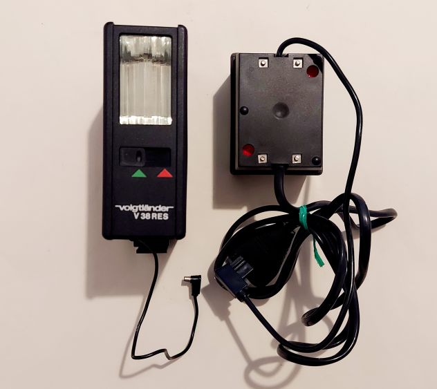 Flash elettronico Voigtländer V 38 RES a batteria a corrente elettrica + scatola - Foto 2