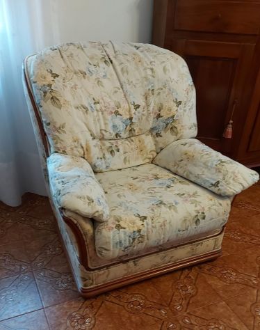 Divano 3 posti e due poltrone
