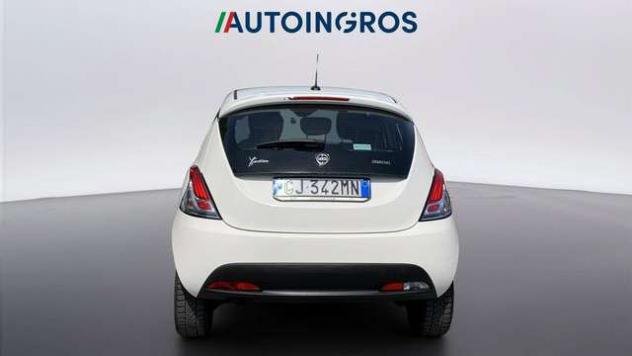 Lancia Ypsilon 1.0 firefly hybrid Silver s&s 70cv - Foto 4