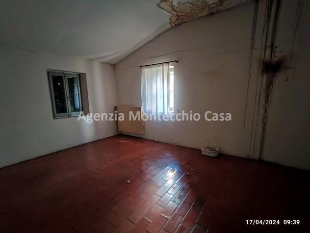 TIPICA CASA COLONICA MARCHIGIANA DI AMPIE DIMENSIONI CON LOCALI USO DEPOSITO E CORTE ESCLUSIVA CIRCOSTANTE - Foto 9