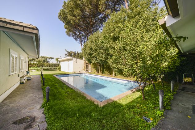 Esclusiva proprietà di 900 mq con Parco e Piscina - Foto 4