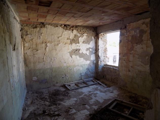 VENDESI A CARTARI CASA INDIPENDENTE SU DUE PIANI IN CENTRO PAESE DA RISTRUTTURARE - Foto 4