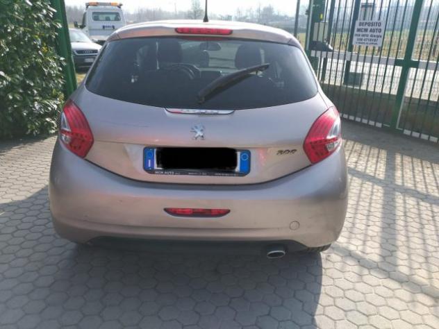 PEUGEOT 208 1.4 HDi 68CV 3p. rif. 18563404 - Foto 9