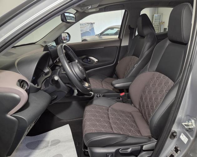 Toyota Yaris Cross 1.5H (116 CV) E-CVT Lounge AWD - Foto 6