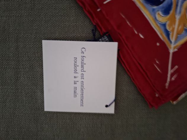 foulard Givenchy in seta fatto a mano con scatola originale - Foto 3