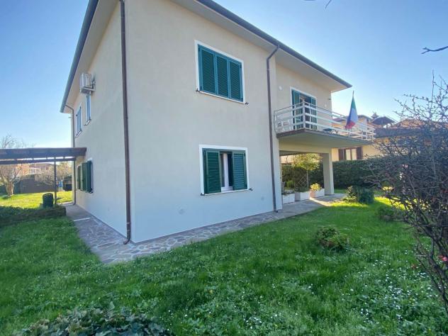 Casa singola in Vendita in zona PONTASSERCHIO con giardino