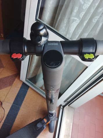 Vendo monopattino Ninebot powered Segway E25E come nuovo! - Foto 2