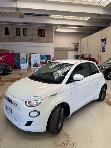 Fiat 500 500e Berlina 42 kWh Icon