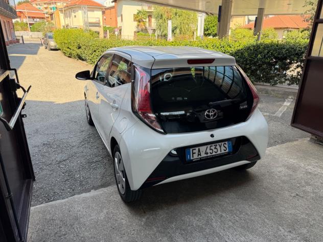 Toyota Aygo 1.0 VVT-i 69 CV 5 porte x-clusiv - Foto 7