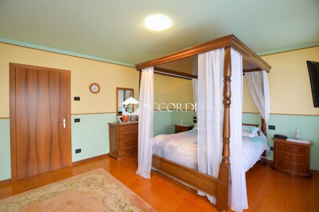 VILLA A SCHIERA di 4 vani e di 252 mq (CAERANO DI SAN MARCO) rif. CM6_1 - Foto 11