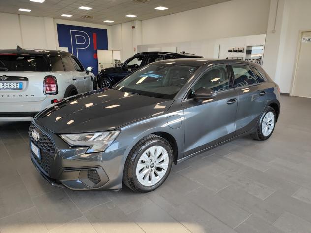 Audi A3 SPB 40 TFSIe S tronic AdaptiveCruise Navi FariLED