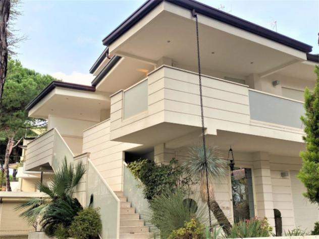 Villa di 104 m² con 3 locali e box auto in vendita a Cervia