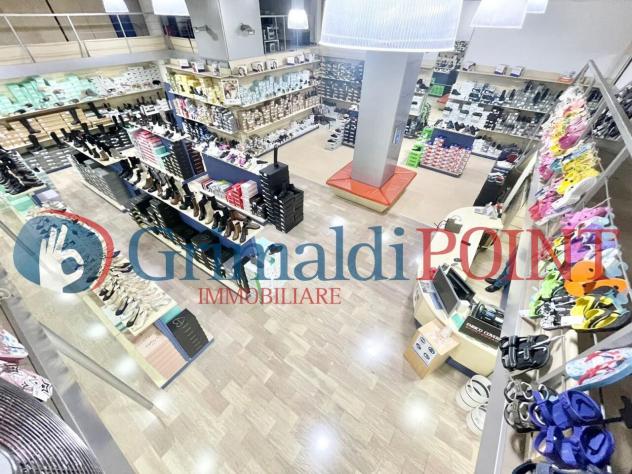 Oltre 3 vetrine in vendita a Lecce - Foto 12