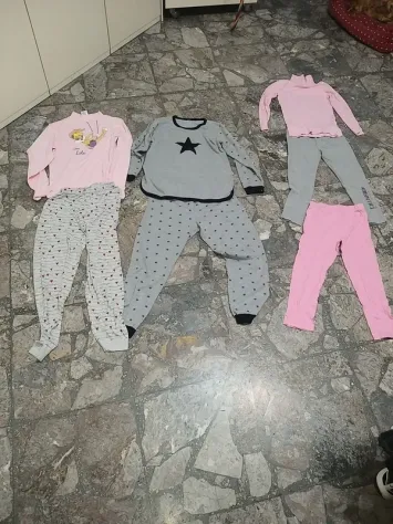 lotto vestiti bambina 8 anni. Composto da 7 pezzi 1 pigiama completo 1 pigiama s - Foto 5