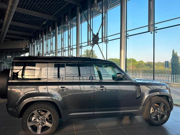 LAND ROVER Defender (2019) Defender 110 3.0D I6 250 CV AWD Auto SE - Foto 6
