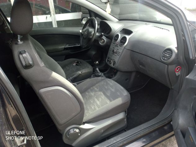 Opel Corsa 2011 - 6 marce - 95 CV - Foto 5