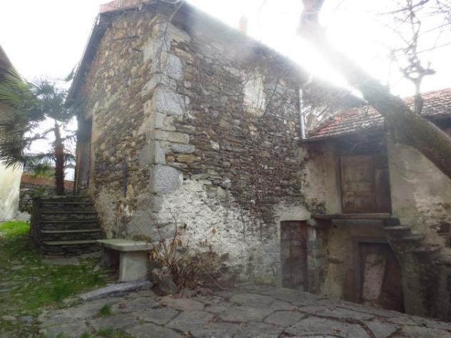 San Bernardino Verbano - ZONA BIENO VENDESI CASA INDIPENDENTE CON GIARDINO PRIVATO
