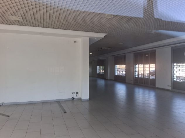 Negozio C1 a Via Casilina zona Giardinetti - Foto 8