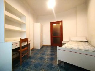 Stanza in appartamento in affitto a Sassari
